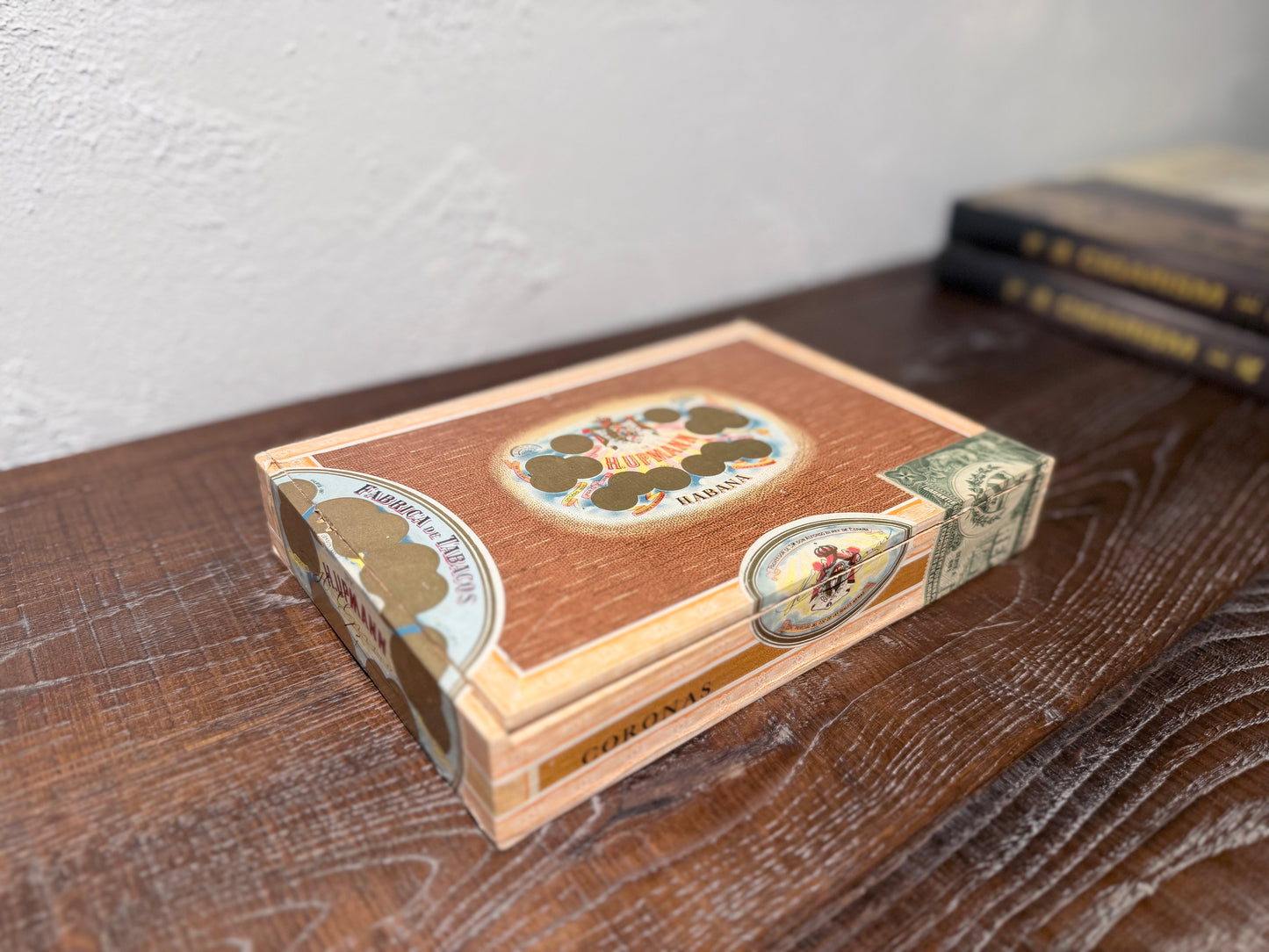 乌普曼金标皇冠雪茄H. Upmann Coronas Goldband