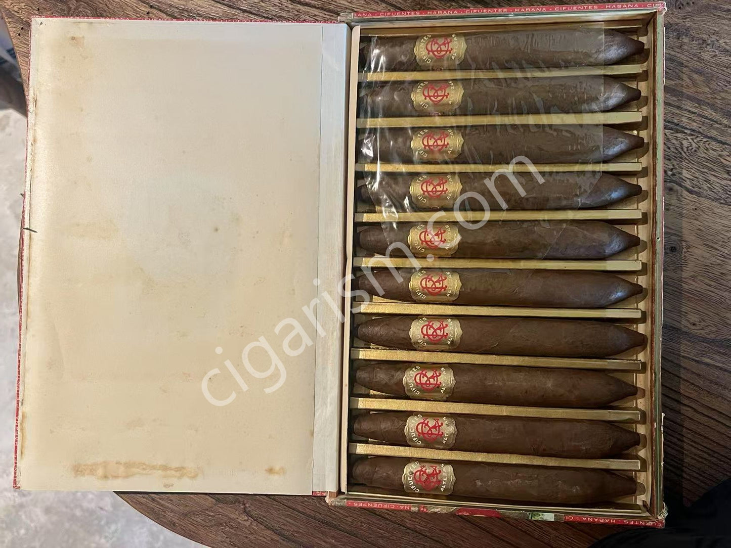 富恩特斯皇家殿下  CIFUENTES  Altezas Reales · 10支裝 · Figurado