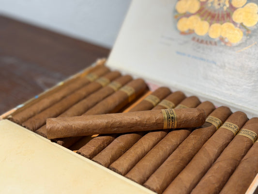 乌普曼金标皇冠雪茄H. Upmann Coronas Goldband