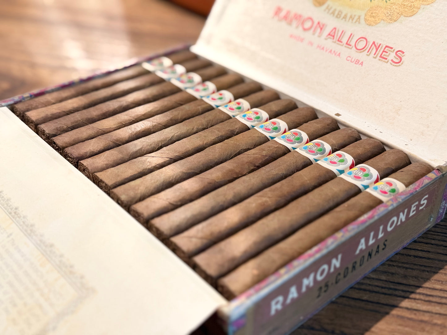 雷蒙阿隆尼斯第11屆世界青年學生節紀念版RAMON ALLONES