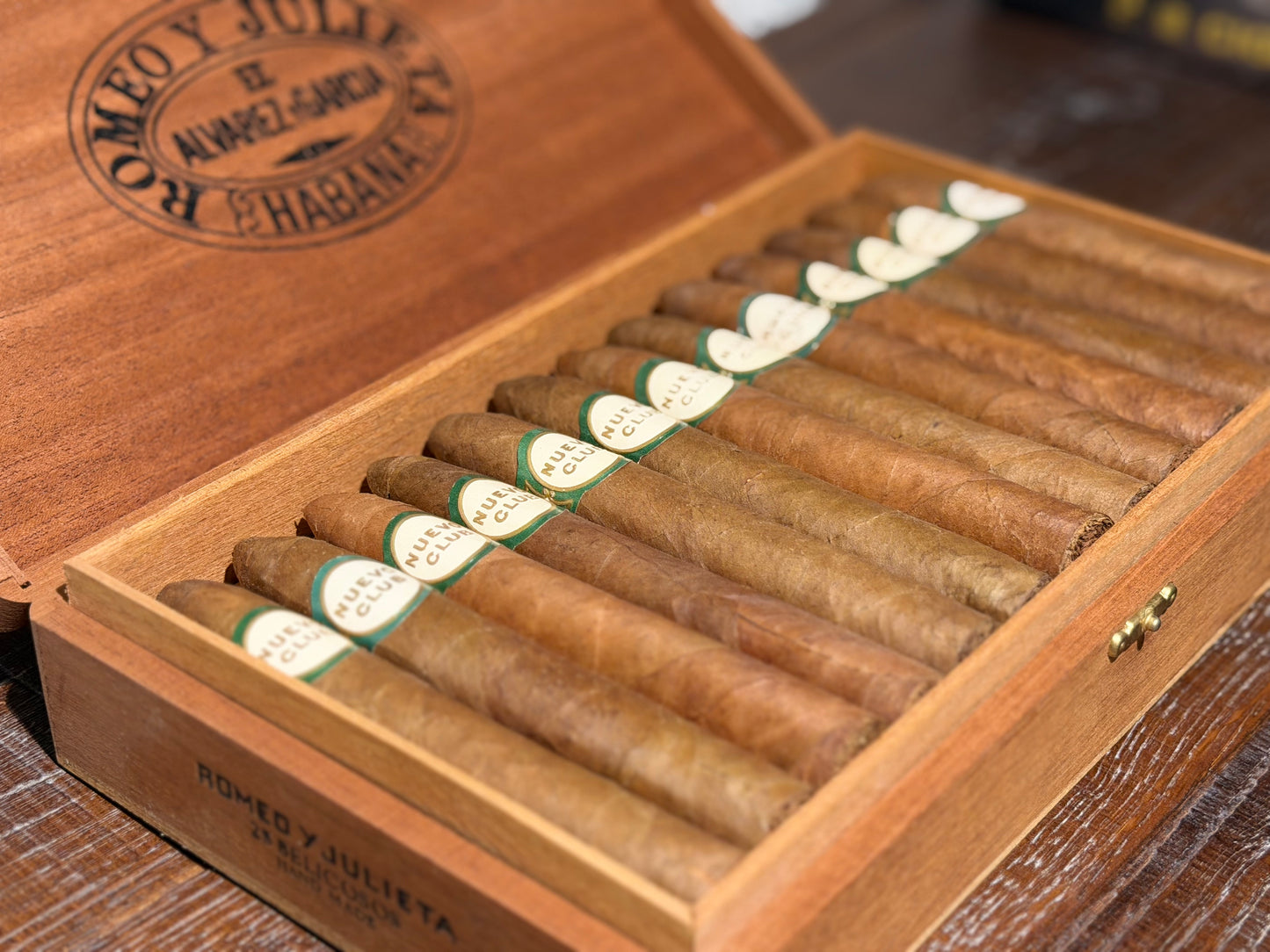 羅密歐與朱麗葉西班牙「NUEVO CLUB」私人訂製標 ROMEO Y JULIETA