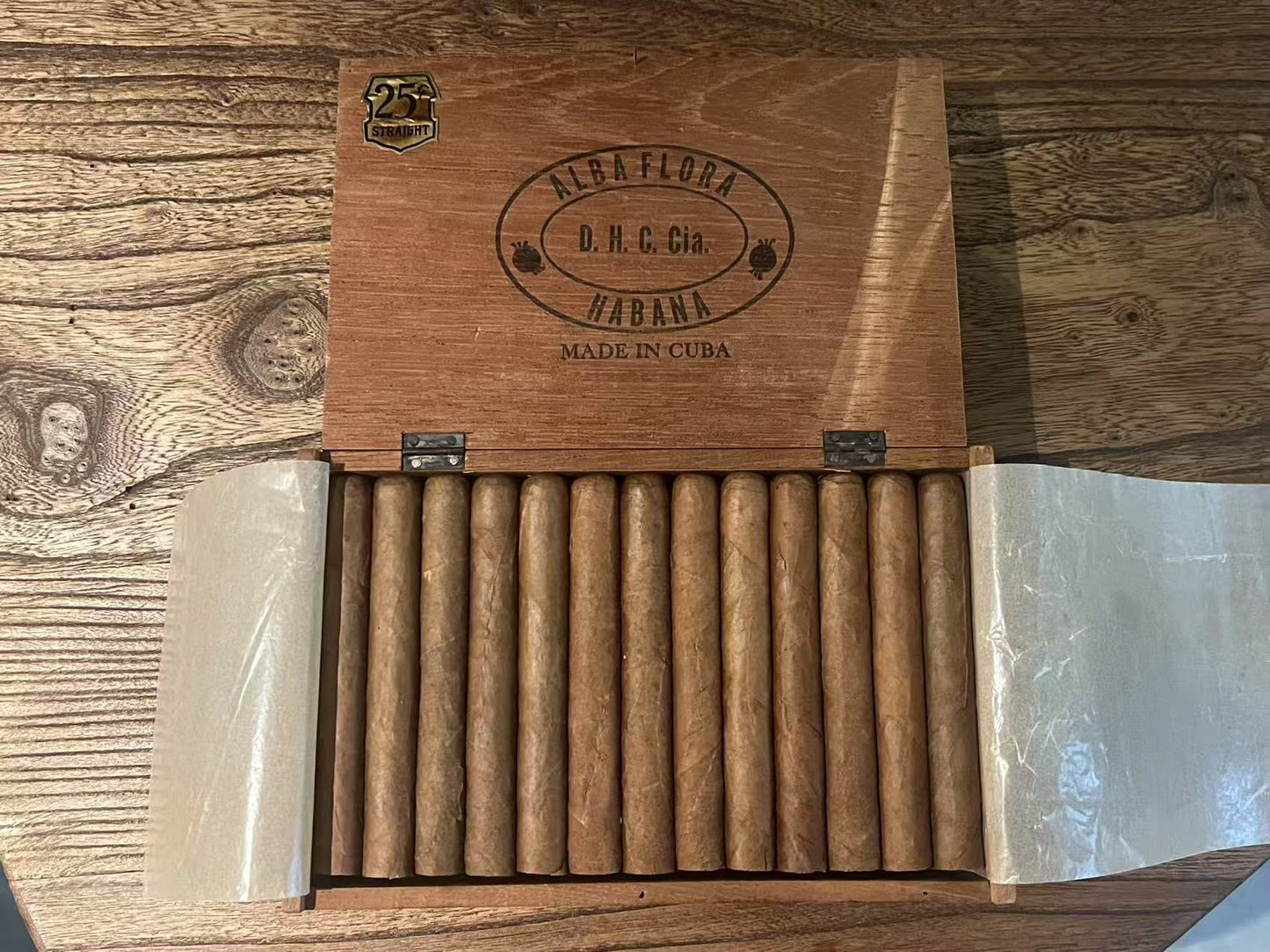 ALBA FLORA Victorias · 50支裝 · Claro Claro