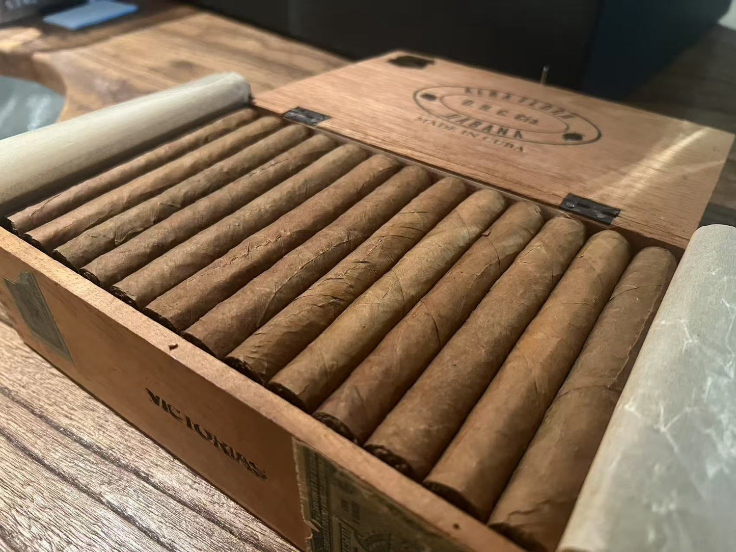 ALBA FLORA Victorias · 50支裝 · Claro Claro